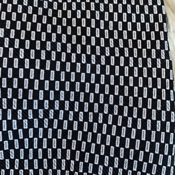 Oscar de la Renta 100% Silk Tie - Picture 4 of 5